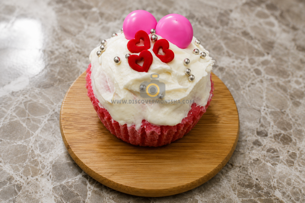 Rosemilk cupcake