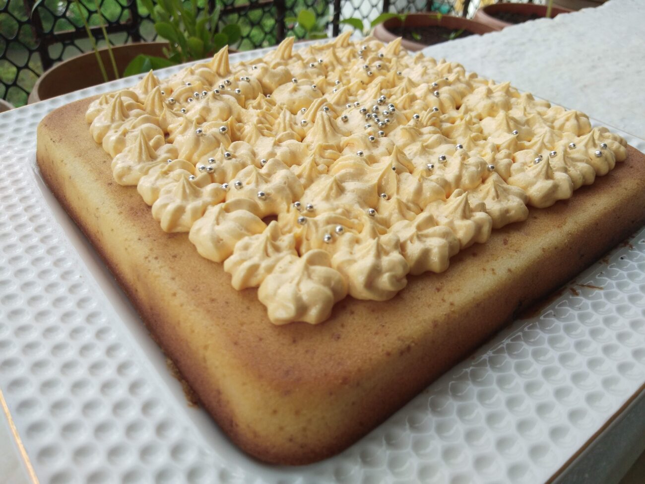 Vanilla cake with buttercream frosting | Homemade sponge cake