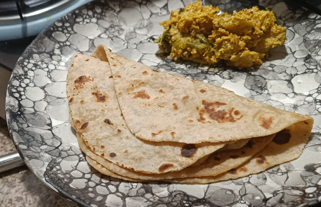 Peanut garlic brinjal curry l Maharashtrian style brinjal curry | hara vaangi sabzi