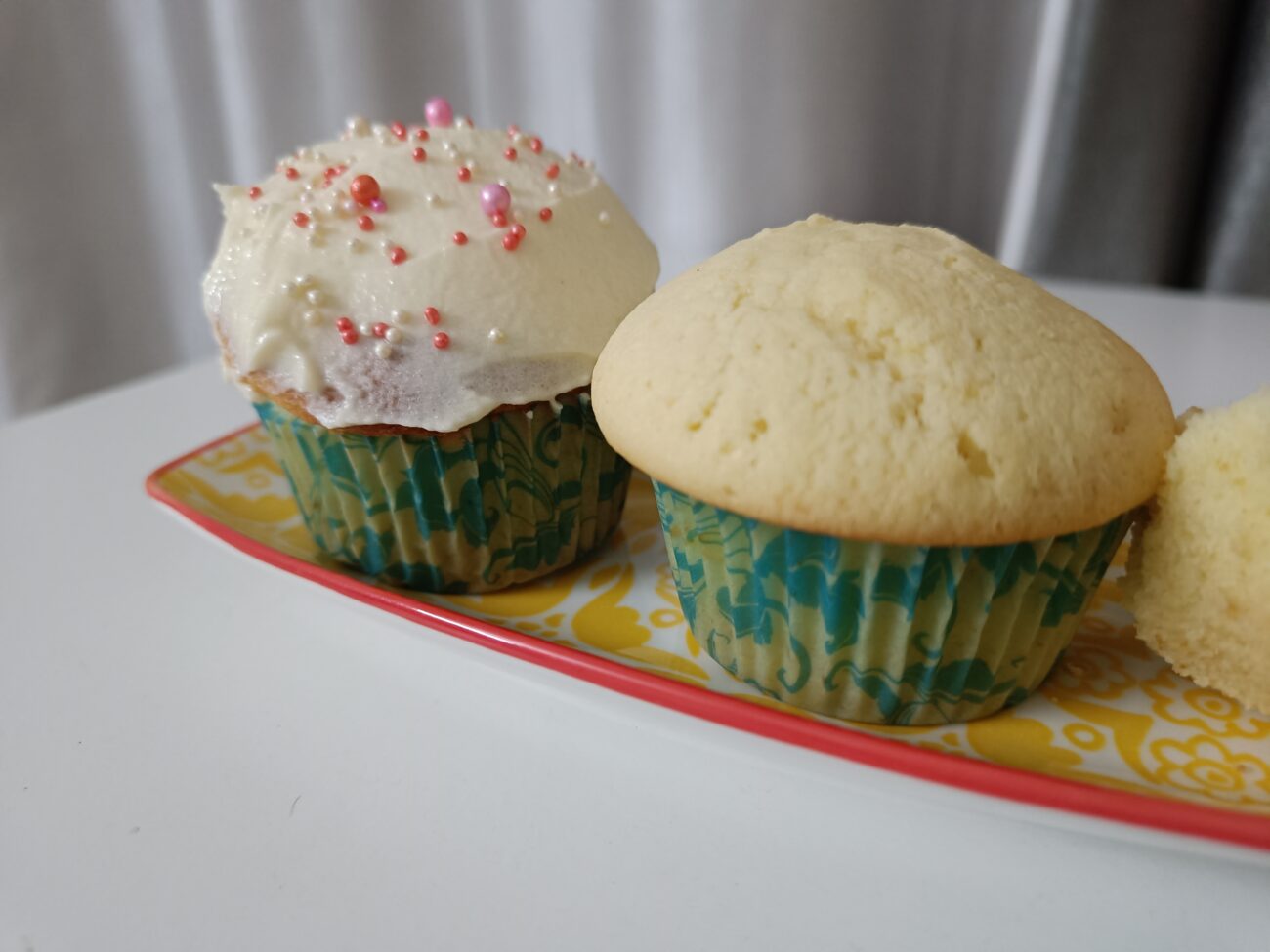 ‘Wedding cake’ cupcakes recipe | almond flour – almond buttercream cupcake