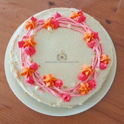 HOW-TO-FROST-YOUR-OWN-CAKE-WITH-BUTTERCREAM