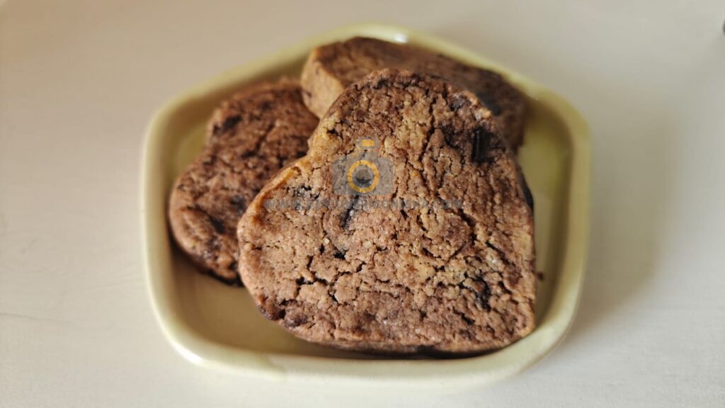 oats chocolate chunk cookie